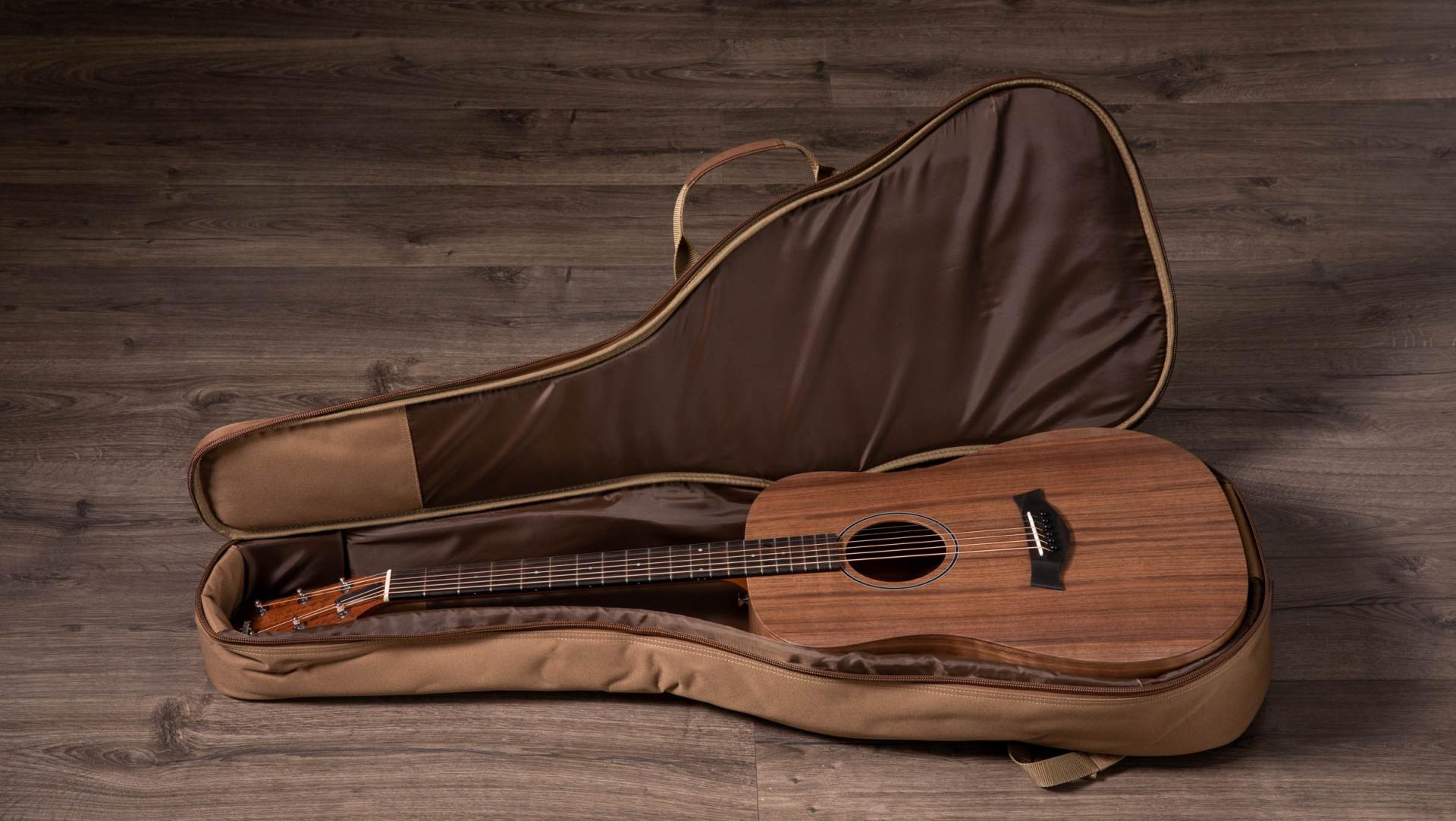 Big Baby Taylor (BBT) Walnut Layered Walnut Acoustic Guitar